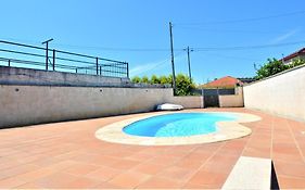 Apartamento con piscina próximo a Sanxenxo